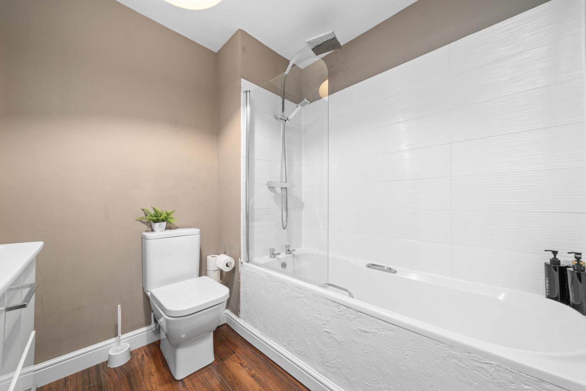 Saughton Suite With Views Of Water Of Leith Εδιμβούργο Εξωτερικό φωτογραφία